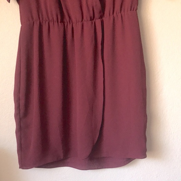 Wine colored surplice dress - Picture 6 of 7